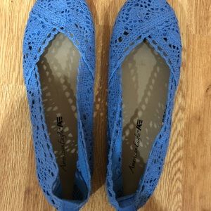 American eagle blue lace flats